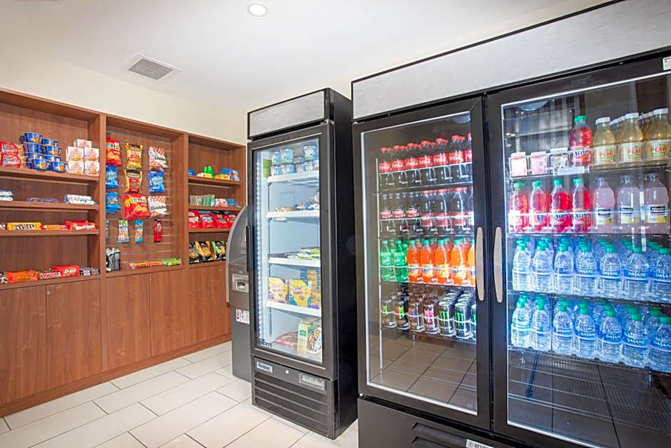 Holiday Inn Express & Suites Manhattan By IHG