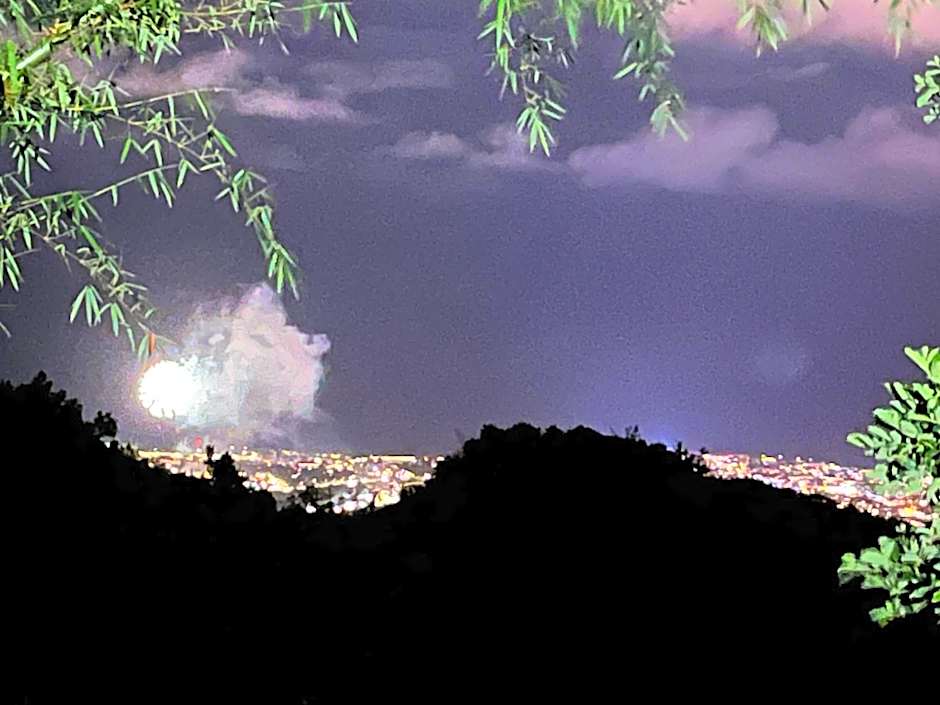 Les Chalets de Marie 974- Jacuzzi SPA privatif dans le chalet , sans vis à vis , vue mer