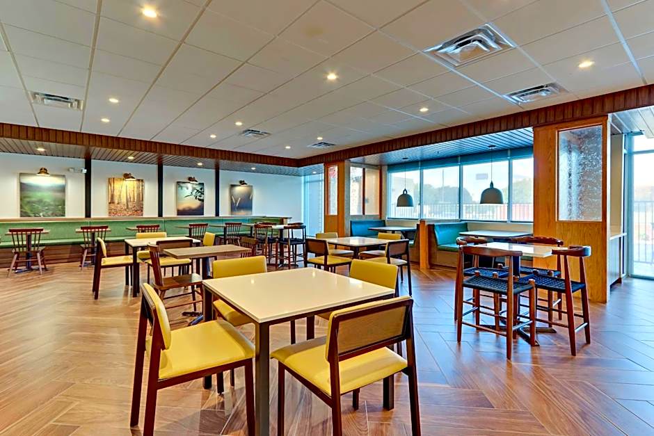 Fairfield Inn & Suites by Marriott Dallas Love Field