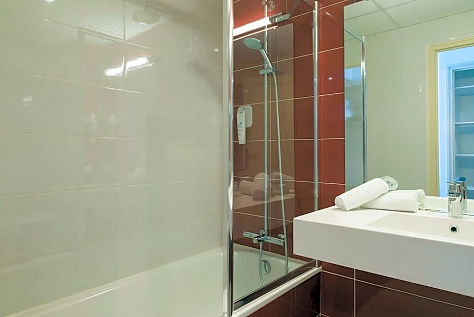 BRIT HOTEL Confort Le Limouzi TULLE