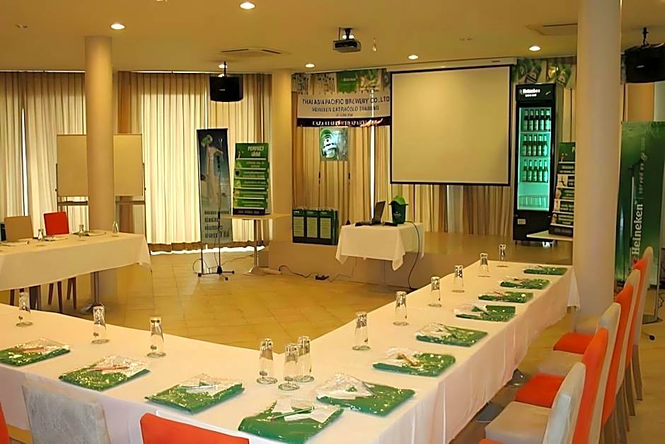 Caza V1 Serviced Apartment