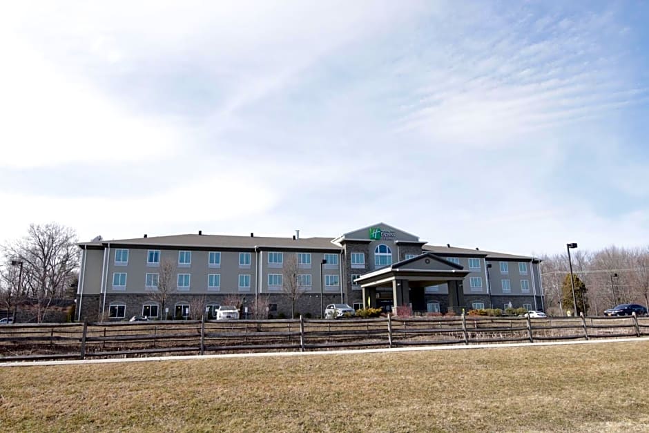 Holiday Inn Express and Suites Montgomery By IHG