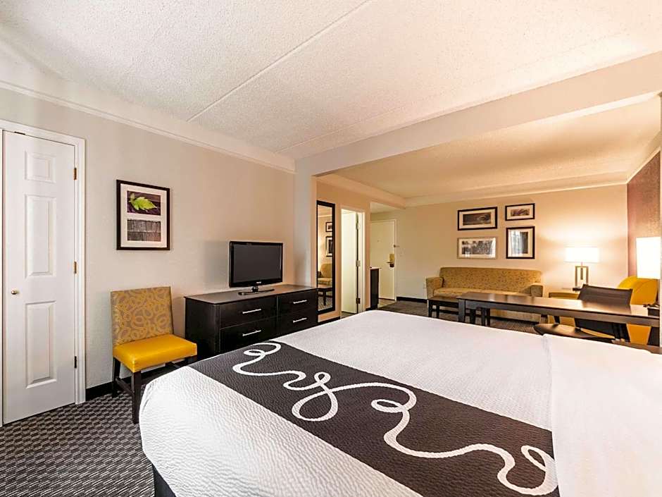 La Quinta Inn & Suites by Wyndham San Antonio Downtown