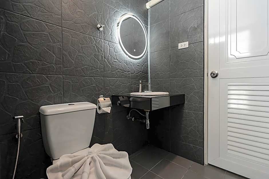 Oceanview Bungalows by EAT, Karon Beach