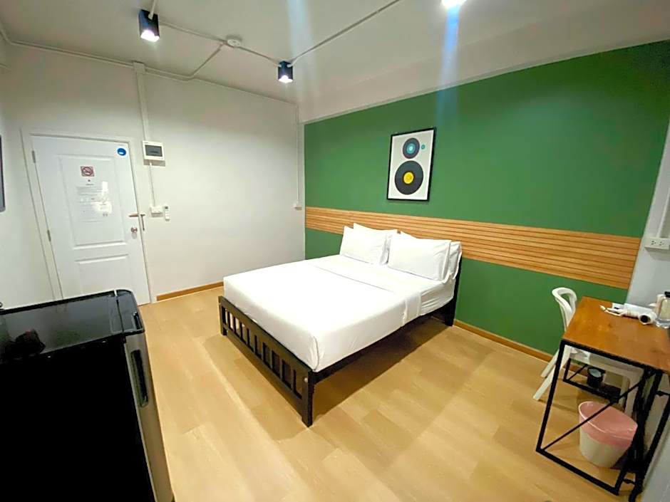 9TY hotel (ninety hotel)