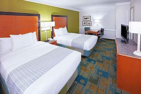 2 Double Beds Non-Smoking