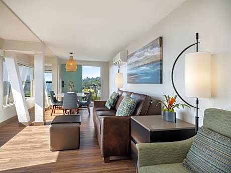 Sunset Suite , 1 Queen with Sofa bed, Ocean View