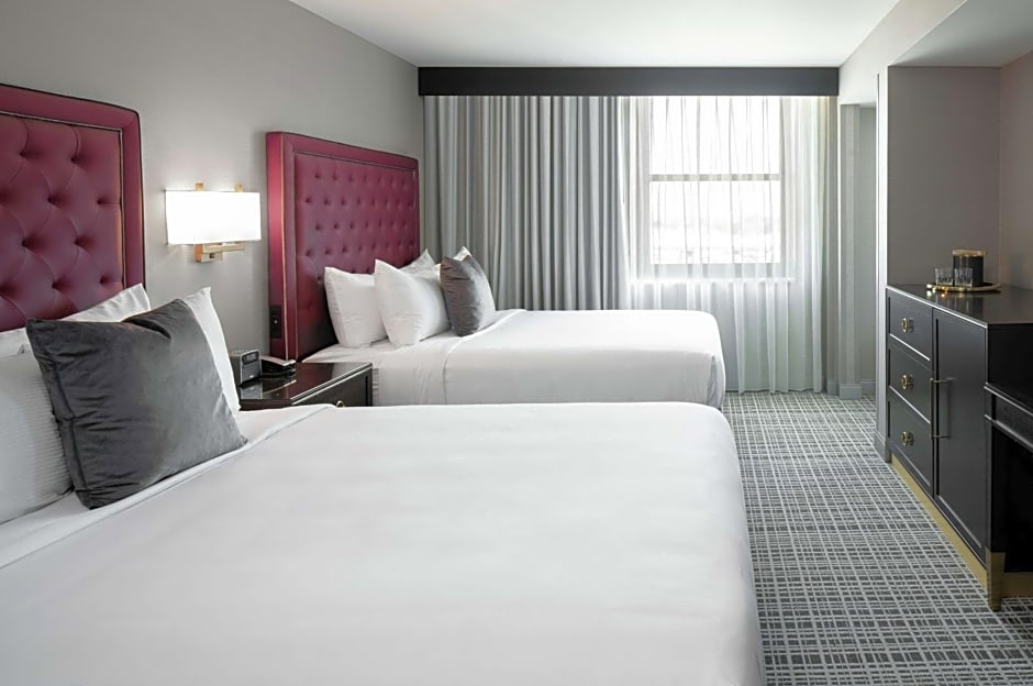 The Axis Moline Hotel, Tapestry Collection by Hilton