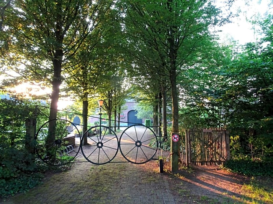 De Langenbrinck Eerlijk Heerlijk overnachten in blokhut en ingerichte tent