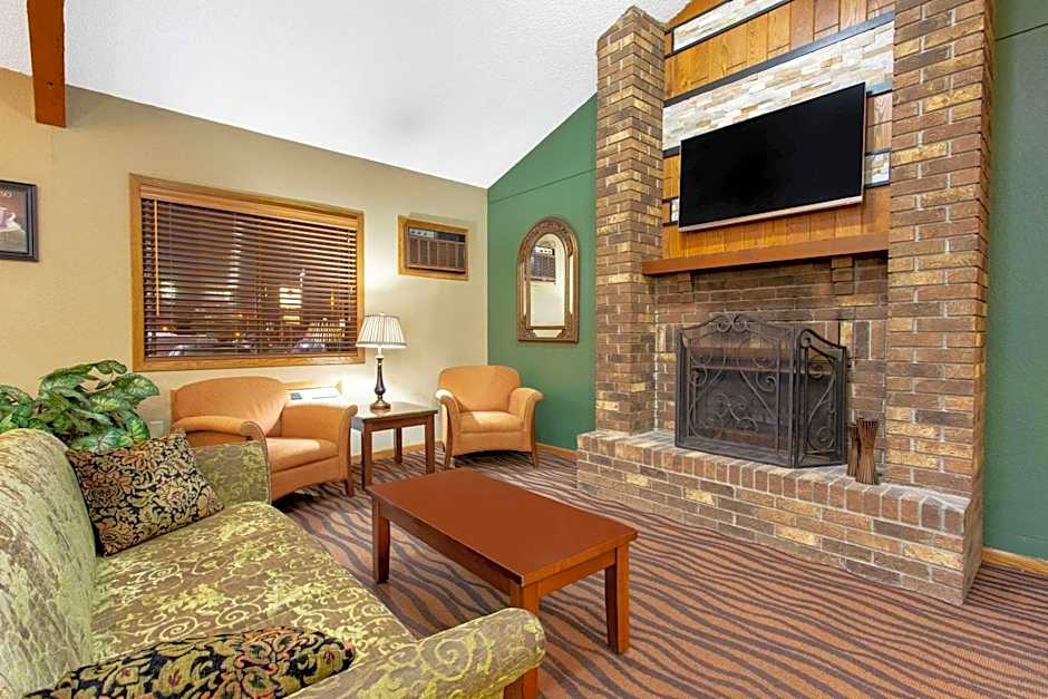 AmericInn by Wyndham West Bend