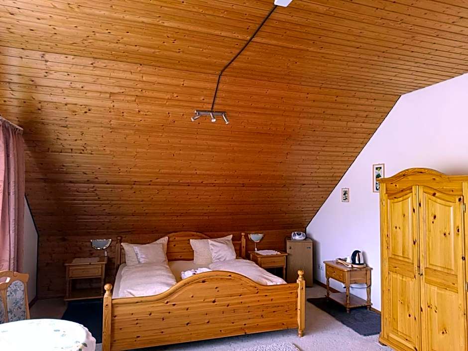 Auerhahn Bed and Breakfast - Black Forest - Waldhotel