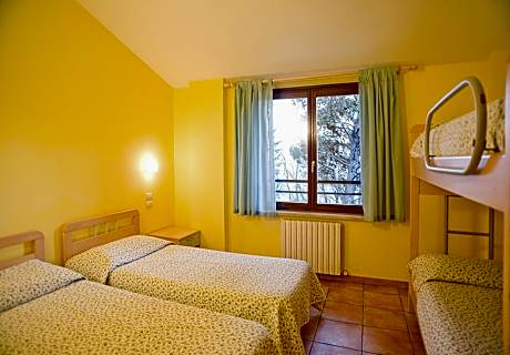 Bed in 4-Bed Female Dormitory Room