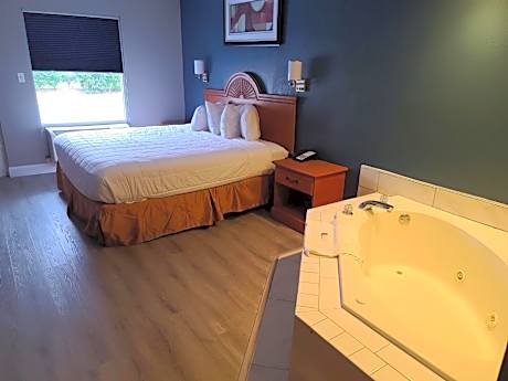 Junior King Suite - Non-Smoking