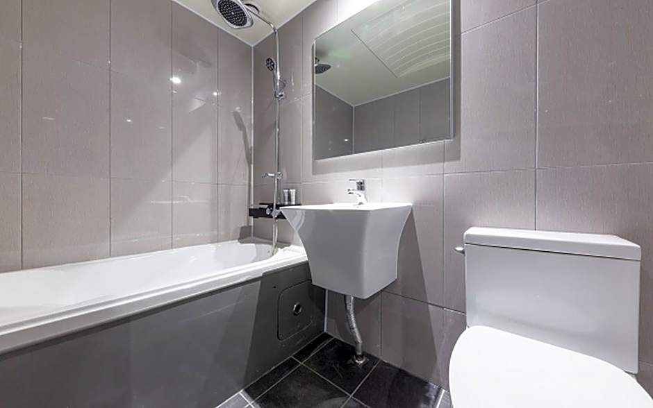 Cheonan Hotel Check-in