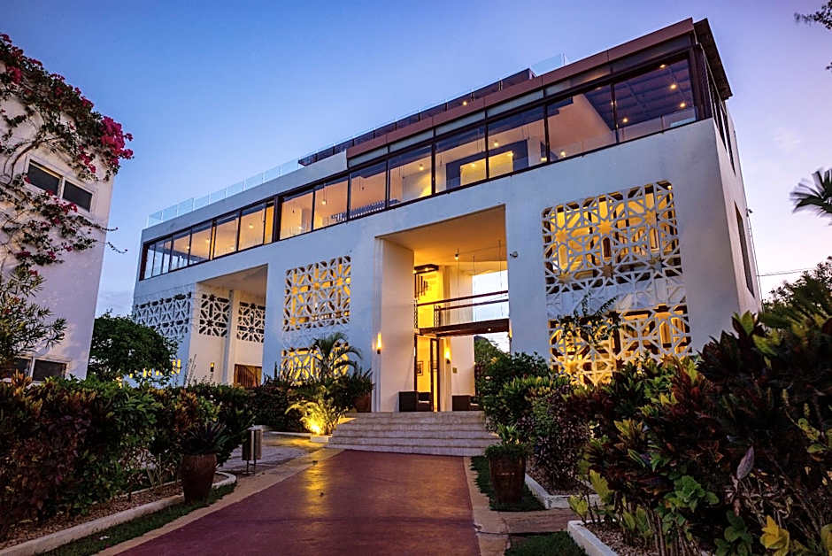 Nungwi Dreams by Mantis