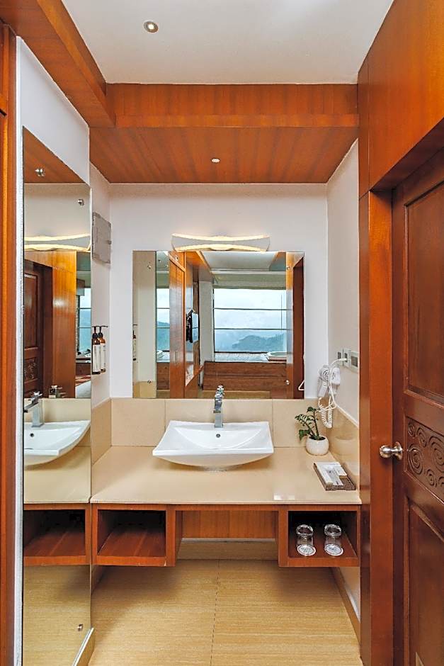 Amber Dale Luxury Hotel and Spa