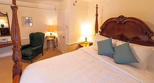 The New London Inn