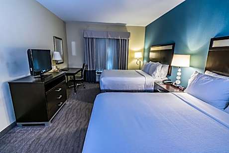 Queen Room with Two Queen Beds Hearing Accessible with Roll-In Shower - Non-Smoking