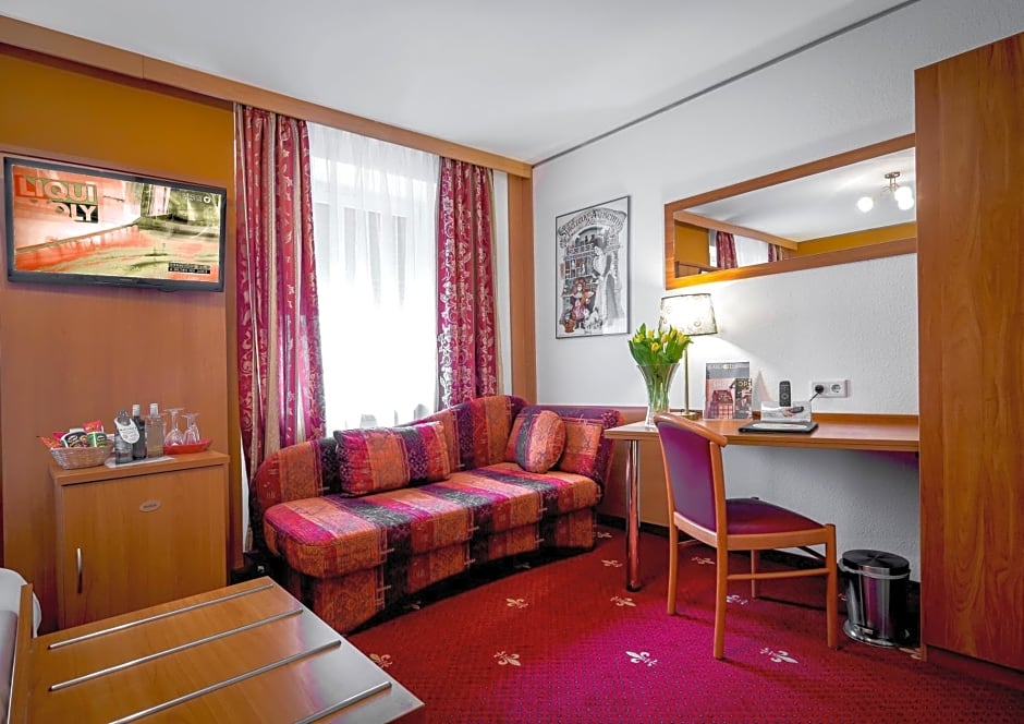 Tiptop Hotel Burgschmiet Garni