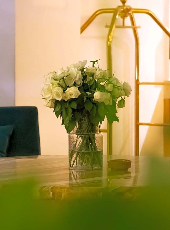 Intouriste Hôtel & Suites