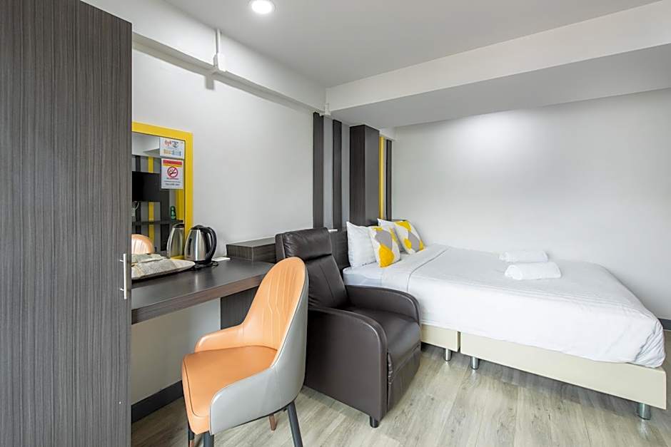 Riski Residence Bangbuathong