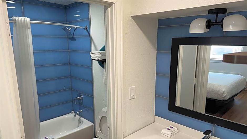 Motel 6 Galveston, TX Seawall