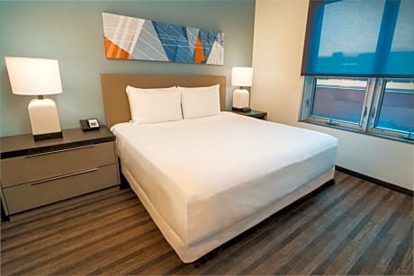 King Studio Suite with Kitchen, Tub and Sofa Bed - Disability Access