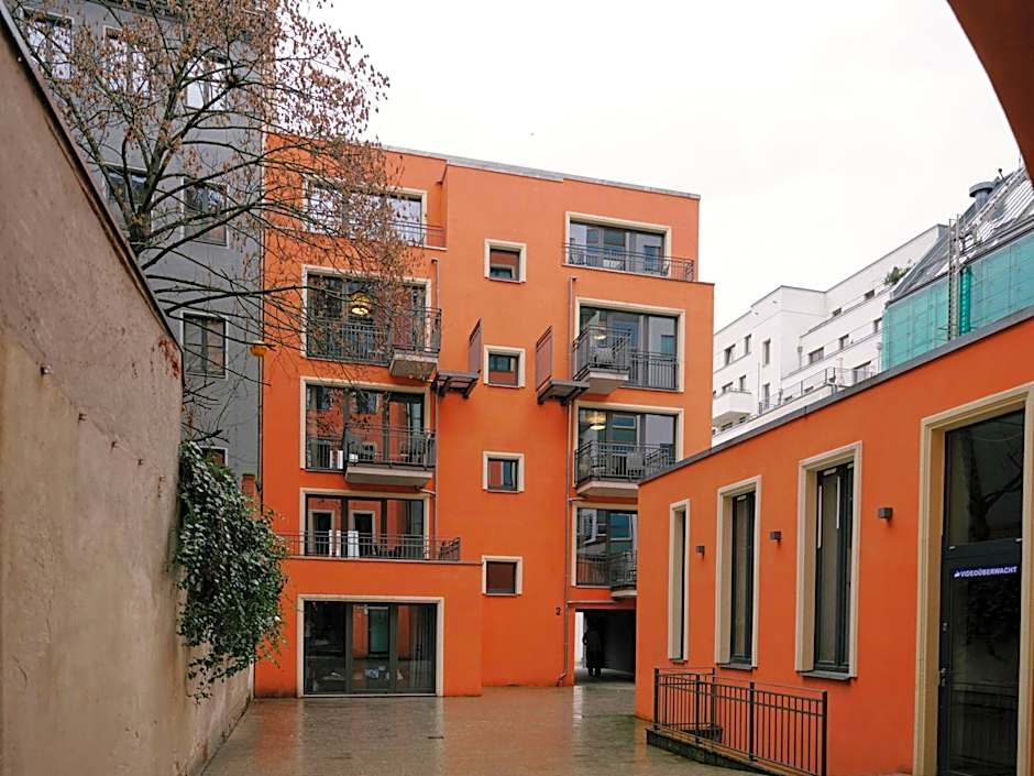 Art Apartments