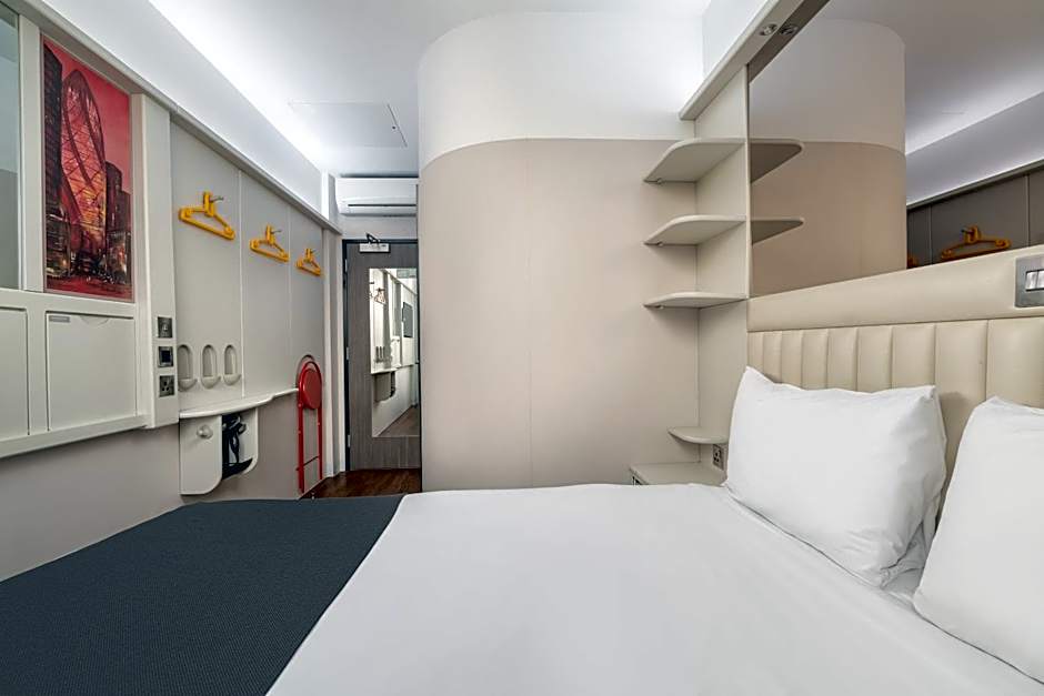 Tune Hotel - London, Liverpool Street