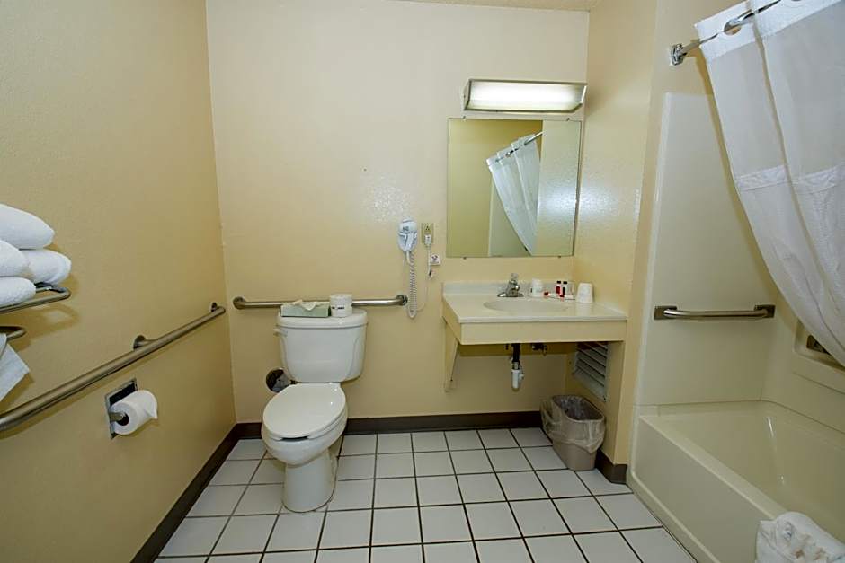 Super 8 by Wyndham Altoona