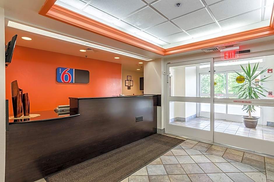 Motel 6-Bristol, VA