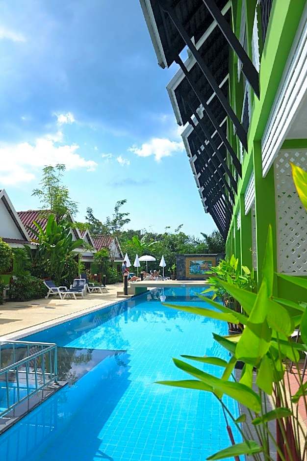 Khaolak C-nior Bungalows