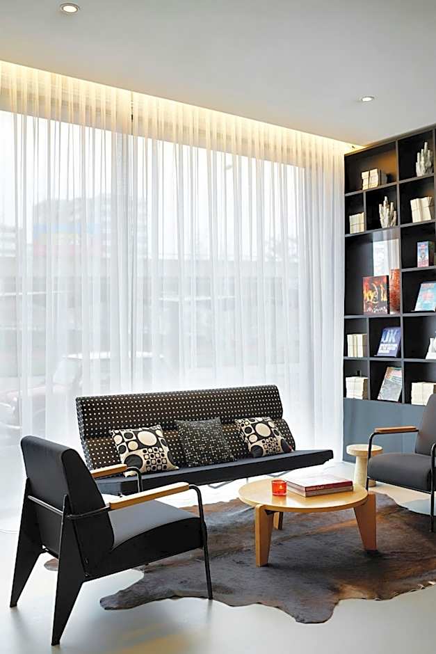 citizenM Schiphol Airport