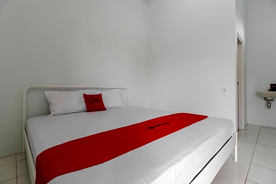 RedDoorz @ Jagakarsa 2