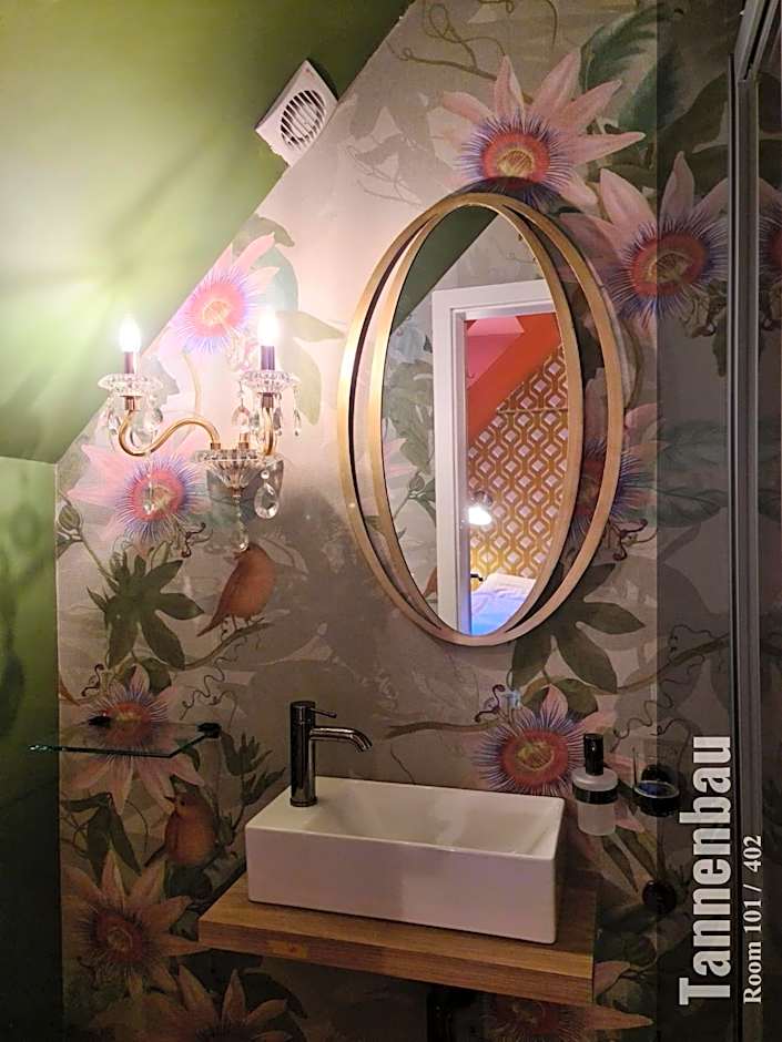 The Henry Self Check-In Guesthouse