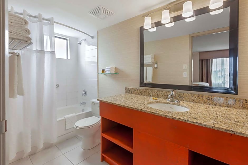 Best Western Plus Rose City Suites