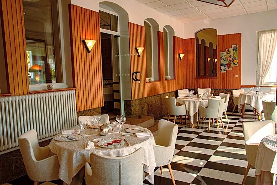 Logis Hotel des Lacs