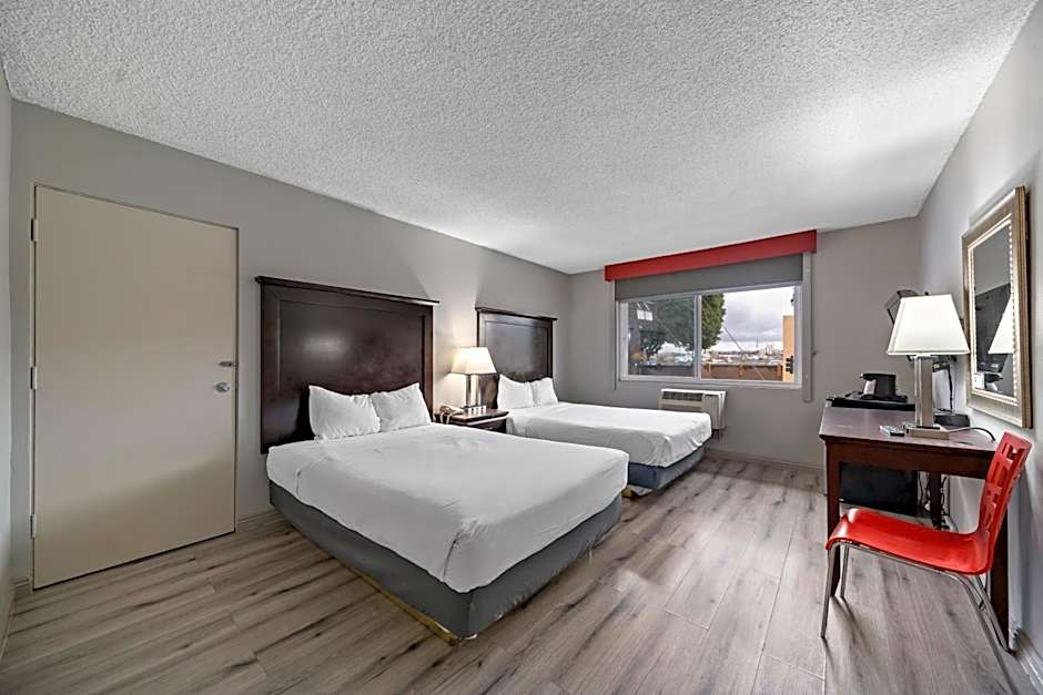 Royal Pagoda Motel