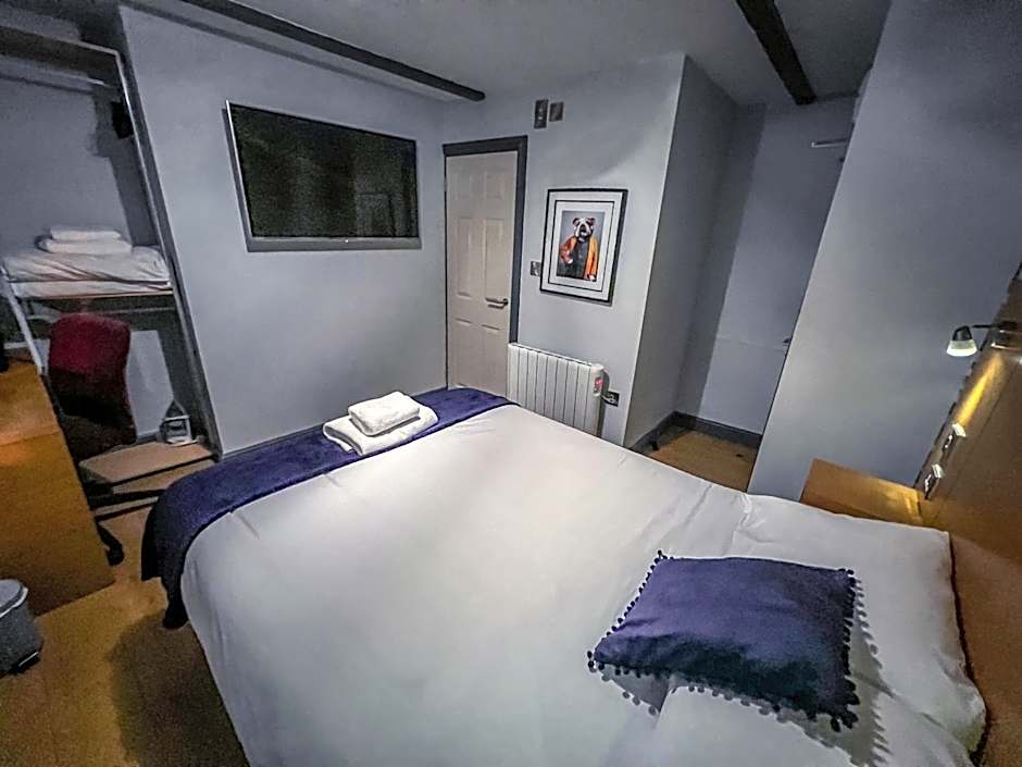 Twenty Hotel and Bar