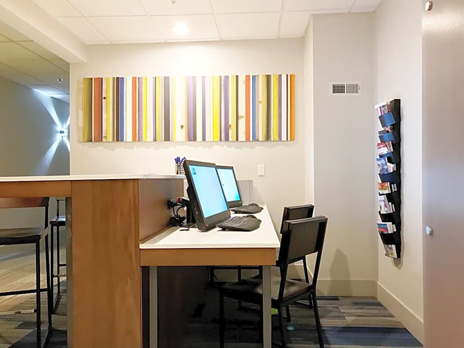 Holiday Inn Express Hotel & Suites White River Junction By IHG