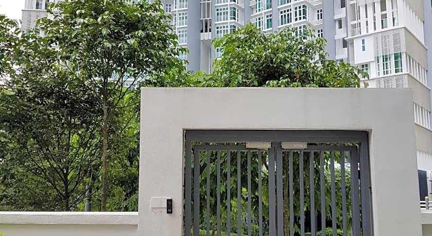 Holi 1Medini Suites Legoland
