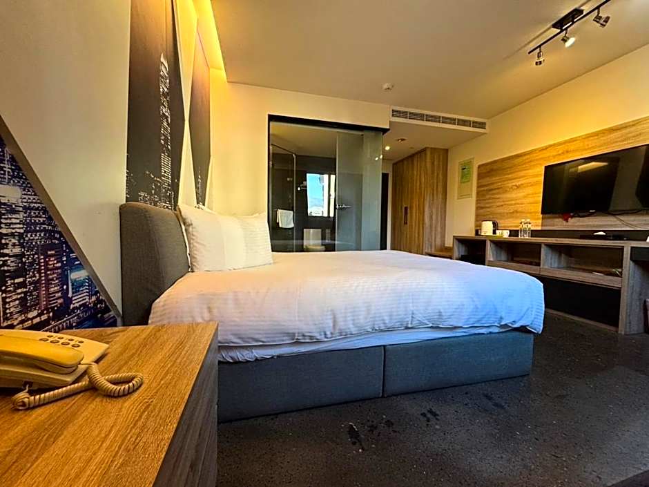 Travel Light Hotel