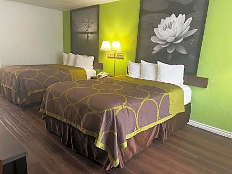 2 Queen Beds Non-Smoking