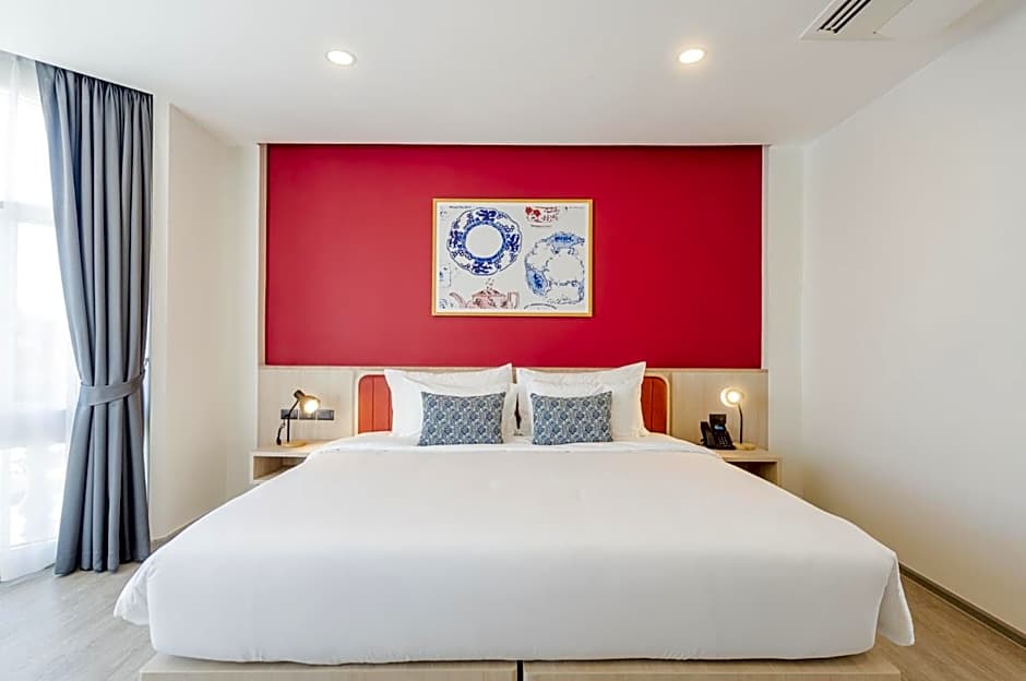Photo 1 of 8 of Executive Suite