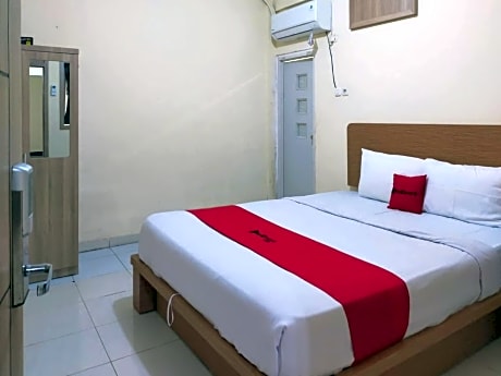 RedDoorz @ Jalan Kolonel Haji Burlian Palembang 2