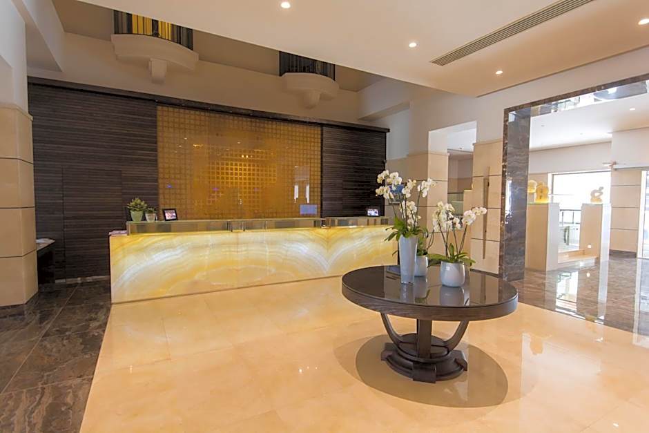 Maritim Antonine Hotel & Spa