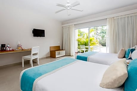 Deluxe Triple Room (3 Adults + 1 Child)