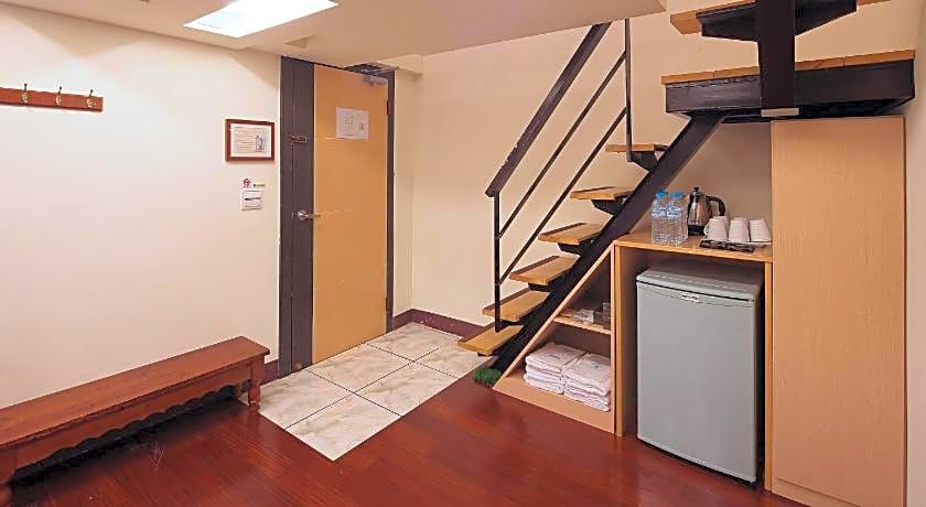 Happiness Yes Hostel II