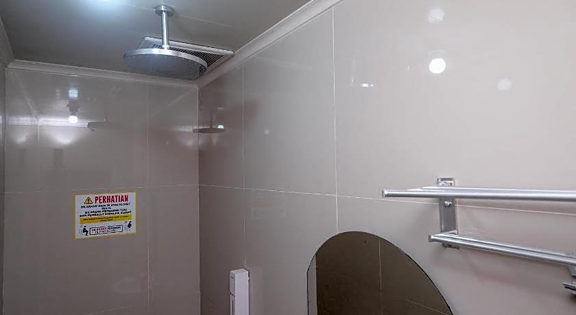 RedDoorz near Alun Alun Magelang 2