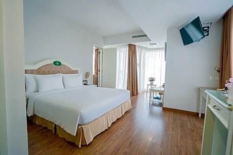 Senior Deluxe Double Room